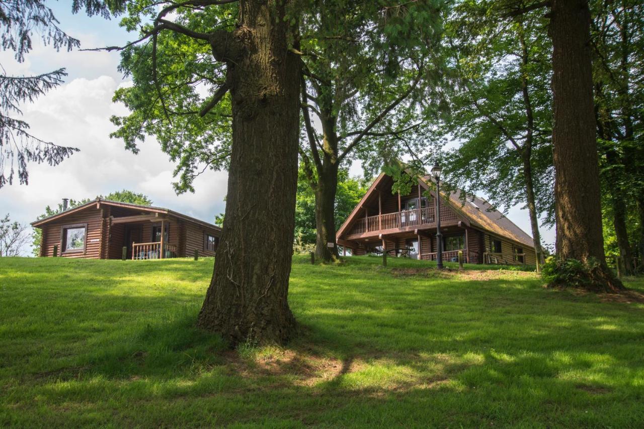 Pantglas Hall Holiday Lodges And Leisure Club Carmarthen Exterior foto