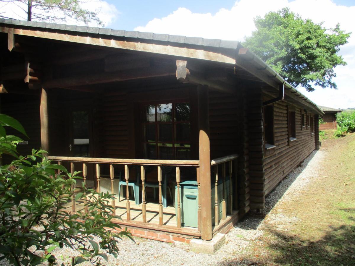 Pantglas Hall Holiday Lodges And Leisure Club Carmarthen Exterior foto