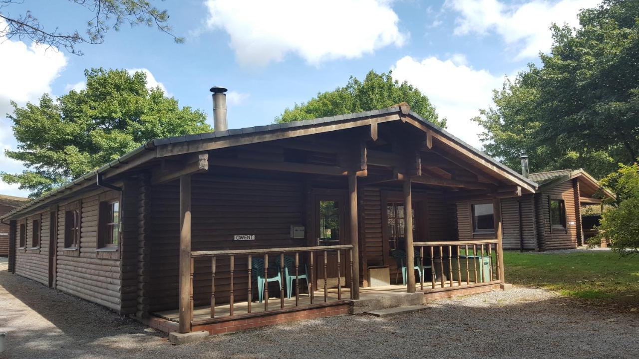 Pantglas Hall Holiday Lodges And Leisure Club Carmarthen Exterior foto