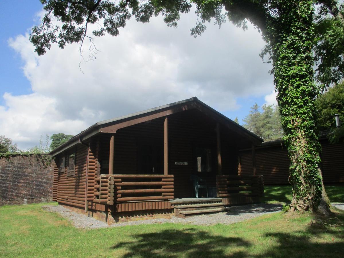 Pantglas Hall Holiday Lodges And Leisure Club Carmarthen Exterior foto